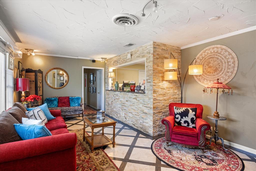 Lambert - Commercial Sale