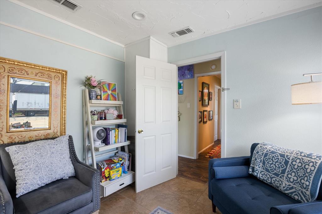 Lambert - Commercial Sale