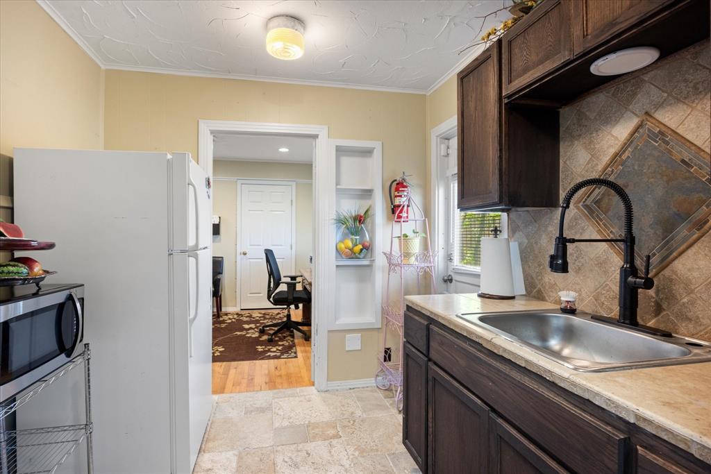 Lambert - Commercial Sale