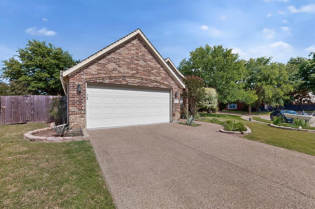 1901 Bentwood Court