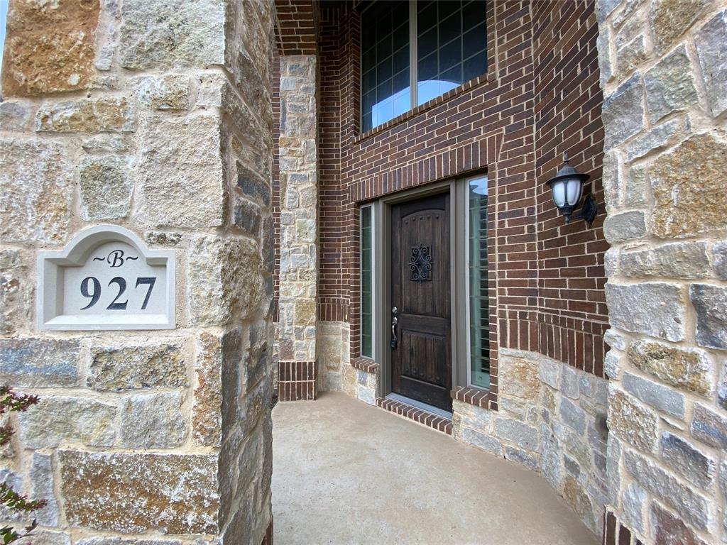 927 Bentley Drive