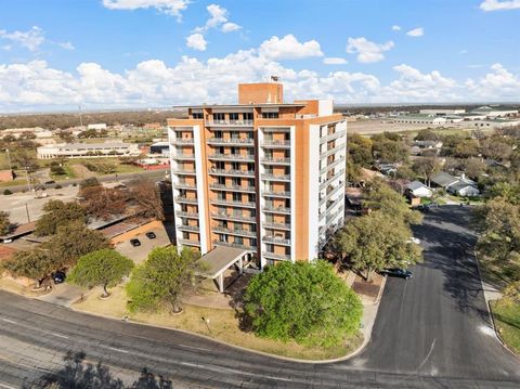 Photo of 4924 Cobbs Drive #2B, Waco, TX 76710 (MLS # 21210717)