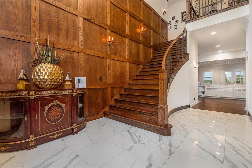 4455 Lake Breeze Drive