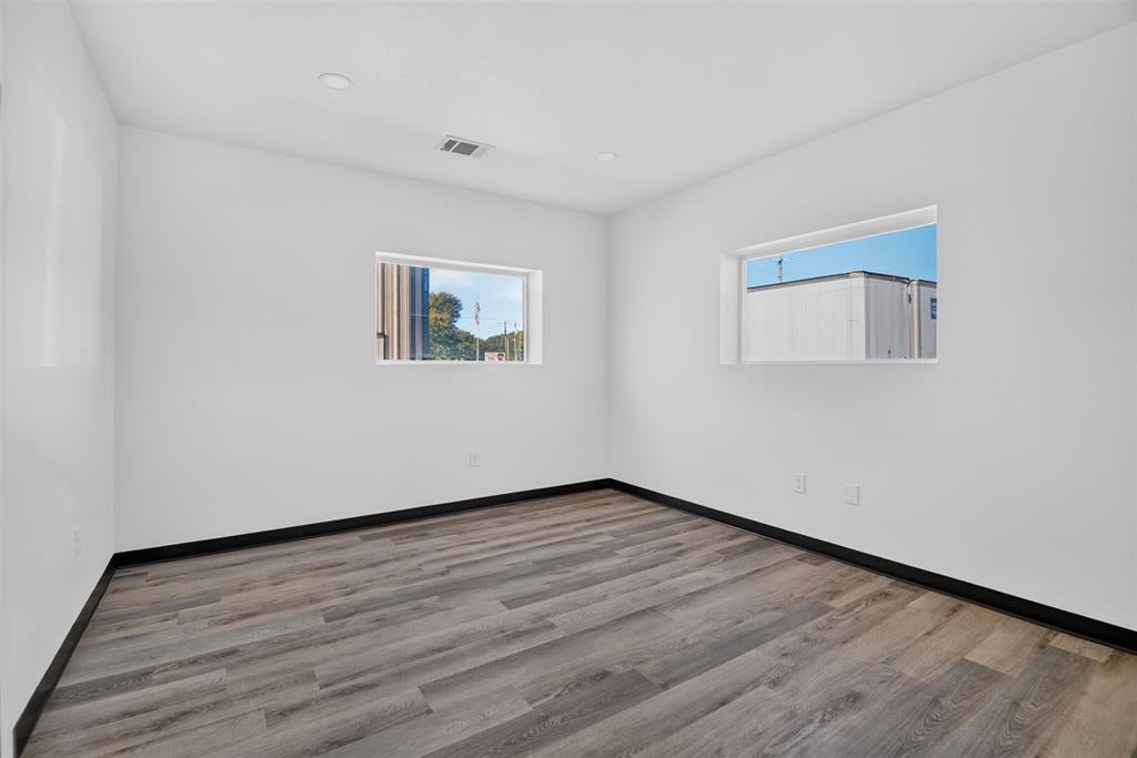 4334 Burleson Retta