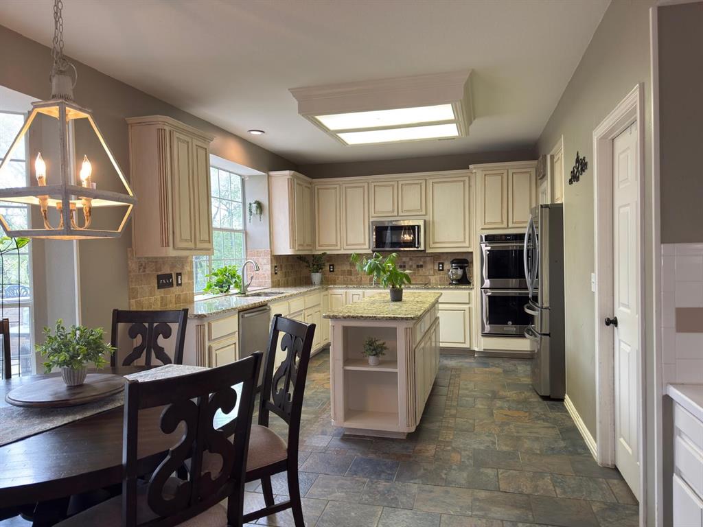 3205 Summit Court