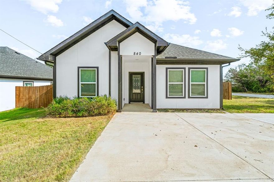 Welcome to your new home in Granbury, TX! This 3-bedroom, 2-bath is brand new and has a clean, modern feel while still being warm and comfortable. The open layout brings in tons of natural light, with luxury vinyl plank floors that are both stylish and easy to take care of.
The kitchen is a great setup with quartz counters, stainless steel appliances, and a big island that’s perfect for cooking or gathering with family and friends. The master suite gives you plenty of space to relax, complete with a walk-in closet, frameless glass shower, and double vanity. The two additional bedrooms share a full bath that also has quartz counters and a nice modern look.
Out back, you’ve got a covered patio that’s perfect for morning coffee or grilling in the evenings. And when you’re ready for some adventure, the Brazos River is just around the corner. The location really gives you the best of both worlds — a quiet spot to call home, but still close to town for shopping, dining, and everyday conveniences.