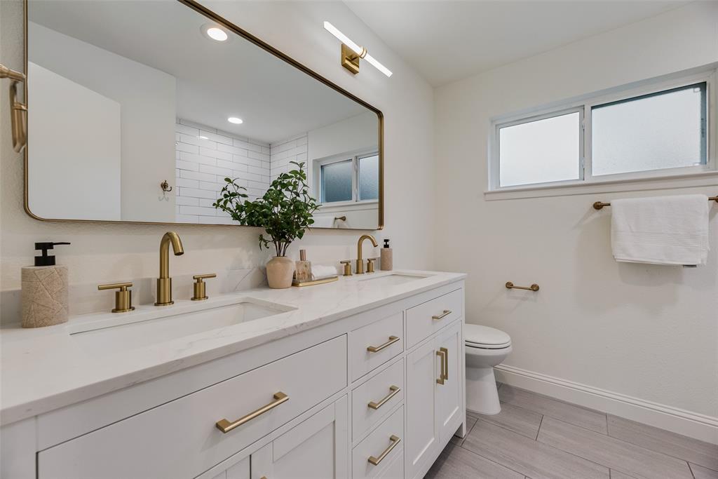 White Rock West Condo - Residential