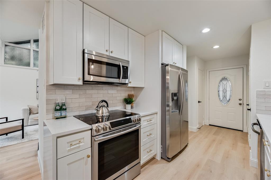 White Rock West Condo - Residential