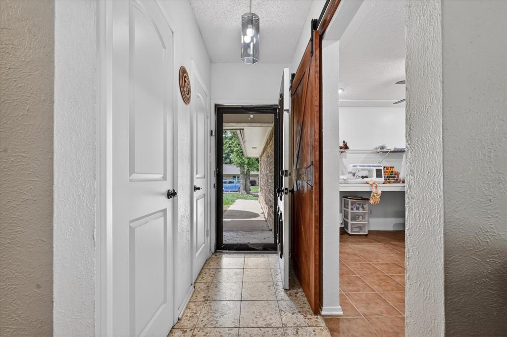 4711 Ridgeline Drive