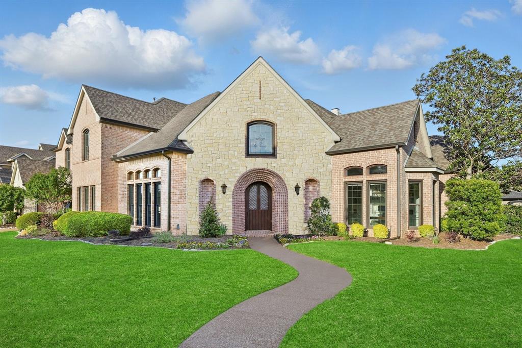 704 Winding Bend Circle