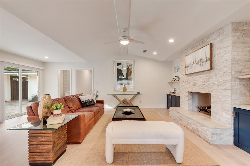 7429 Tangleglen Drive