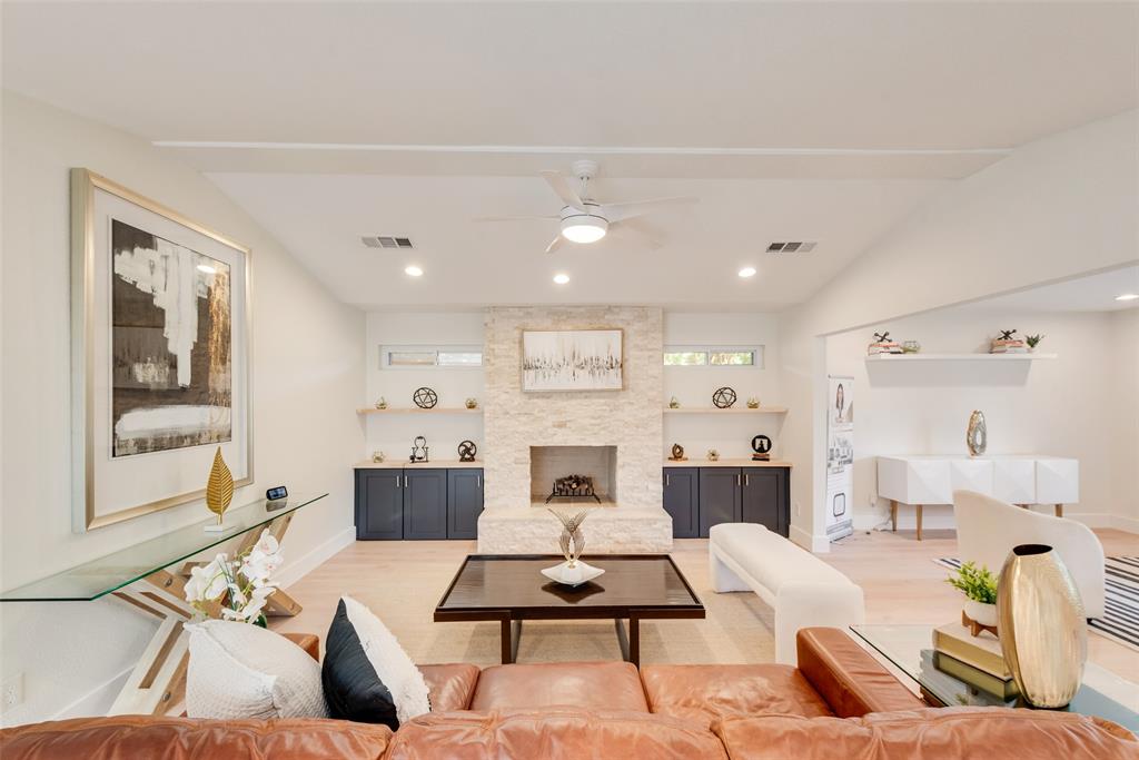 7429 Tangleglen Drive