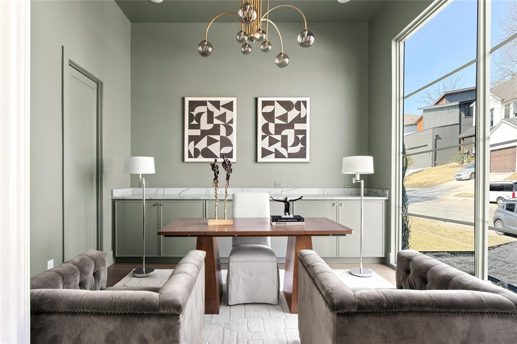 7330 Casa Loma Avenue