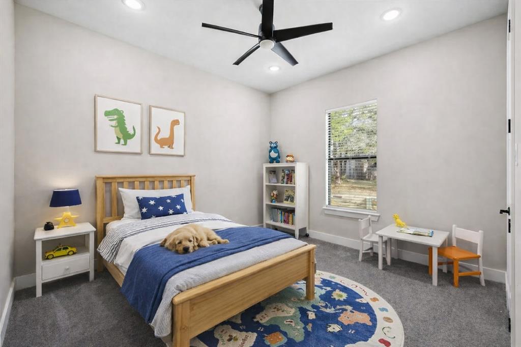 Brandon V Lake Living - Residential