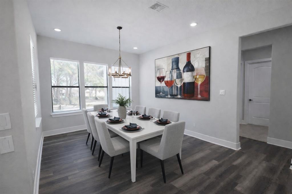 Brandon V Lake Living - Residential