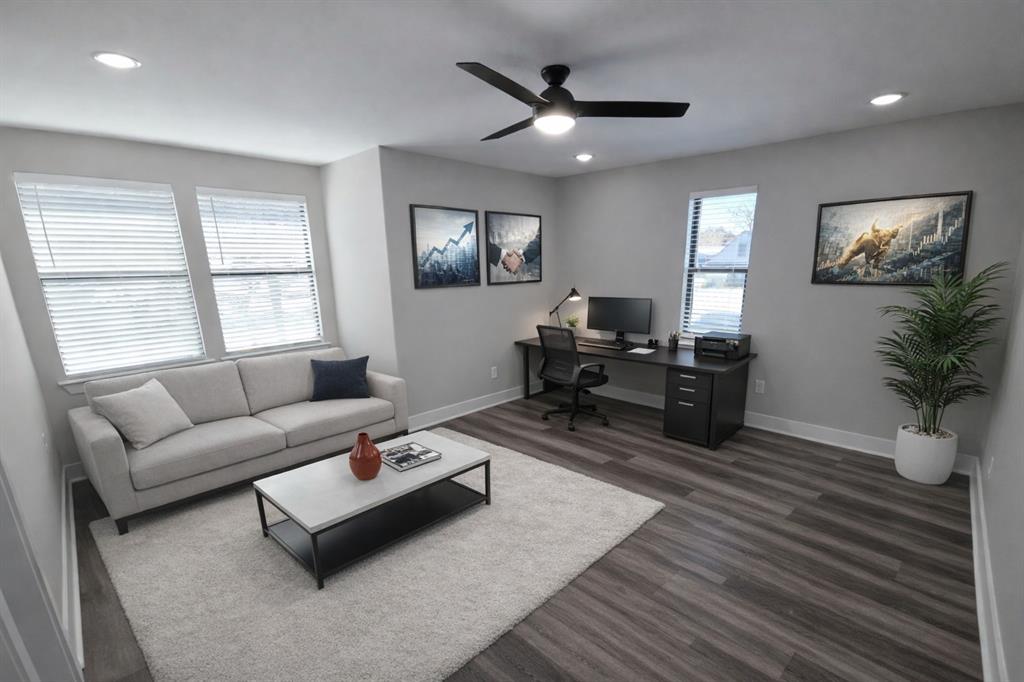 Brandon V Lake Living - Residential