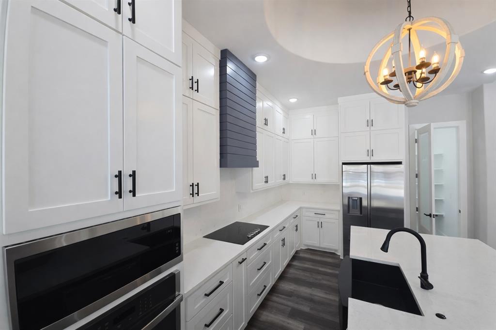 Brandon V Lake Living - Residential