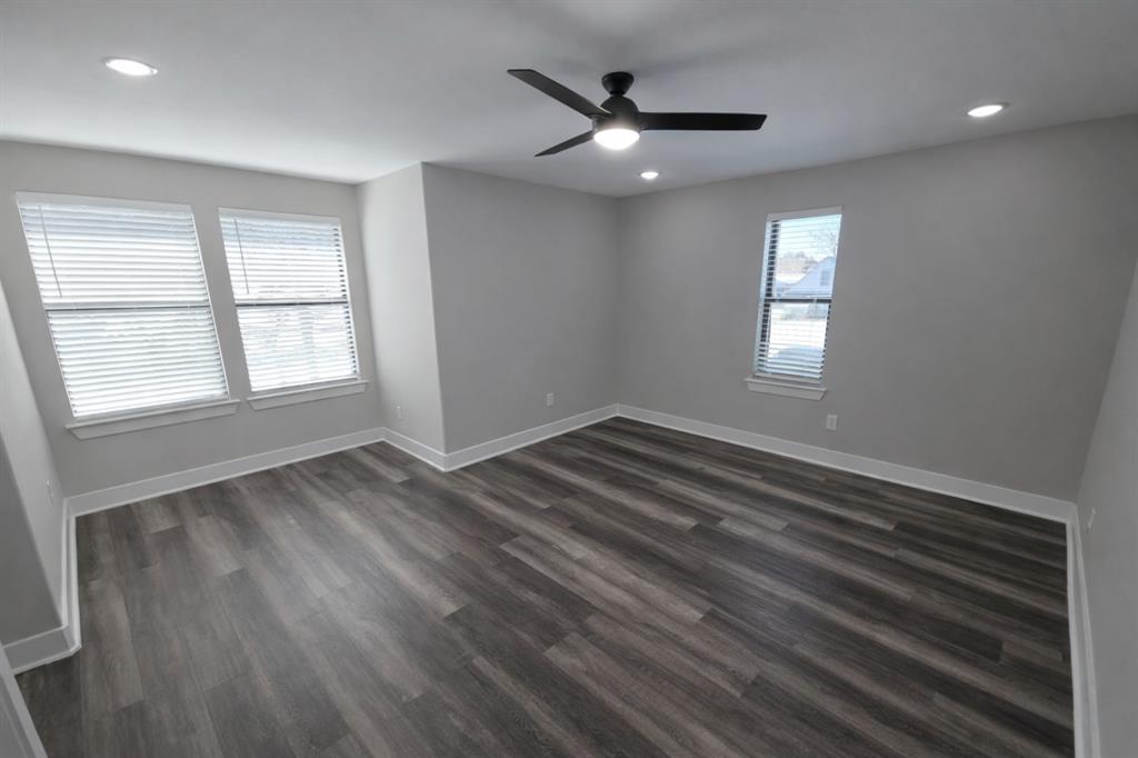 Brandon V Lake Living - Residential