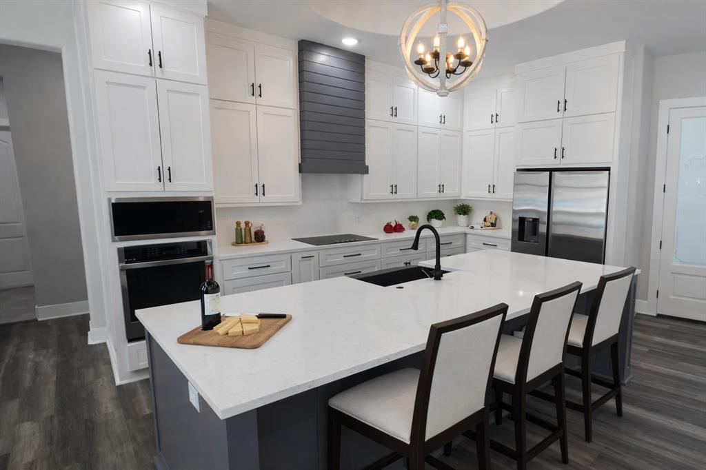 Brandon V Lake Living - Residential