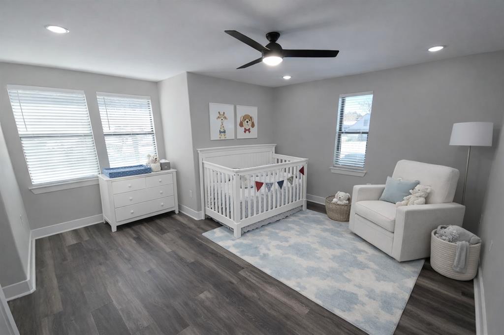 Brandon V Lake Living - Residential