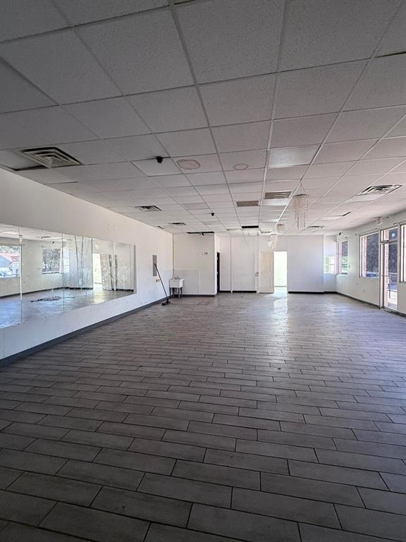 WEDGE HILLS - Commercial Lease