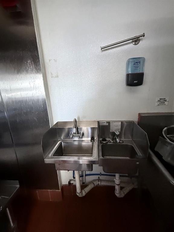 WEDGE HILLS - Commercial Lease