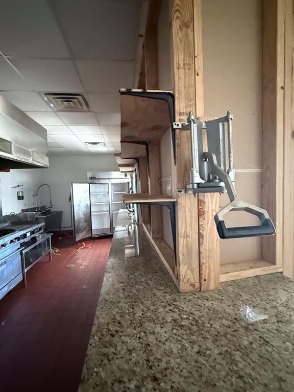 WEDGE HILLS - Commercial Lease