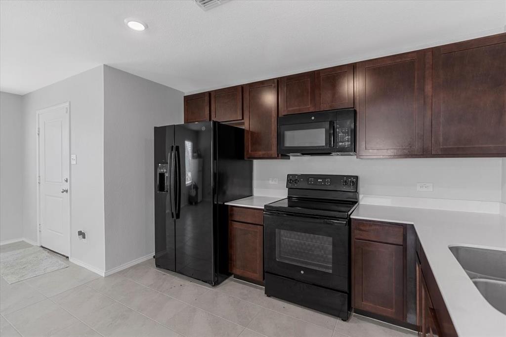 Risinger Court Condos - Residential Lease