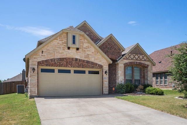 613 Ravenwood Drive