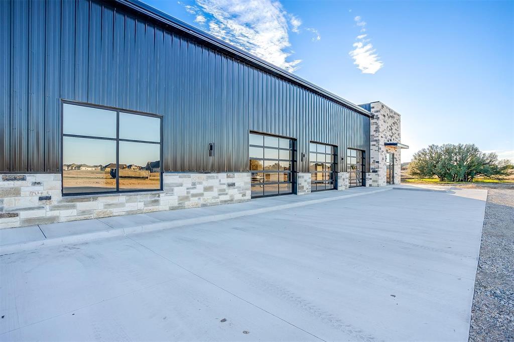 Mattlock - Commercial Sale