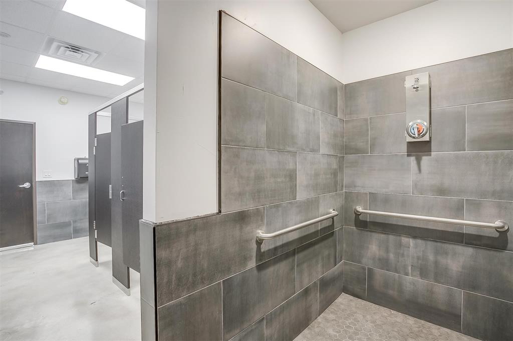 Mattlock - Commercial Sale