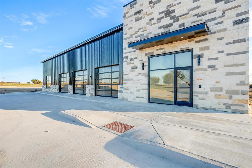 Mattlock - Commercial Sale