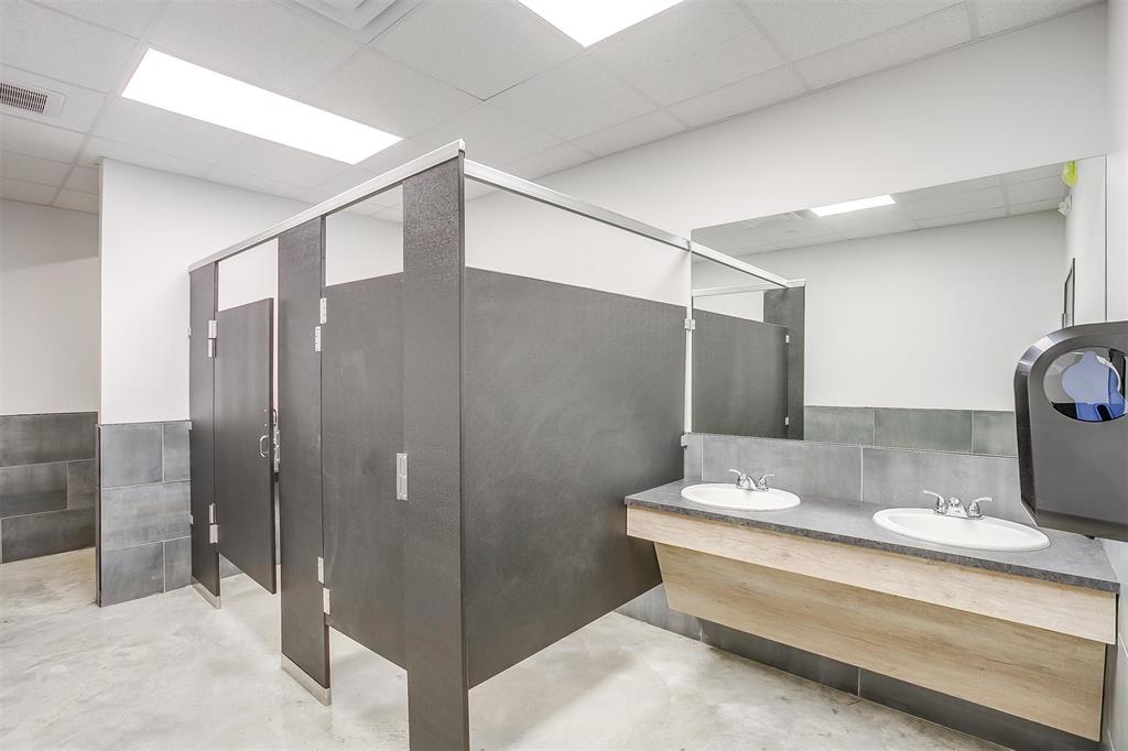 Mattlock - Commercial Sale