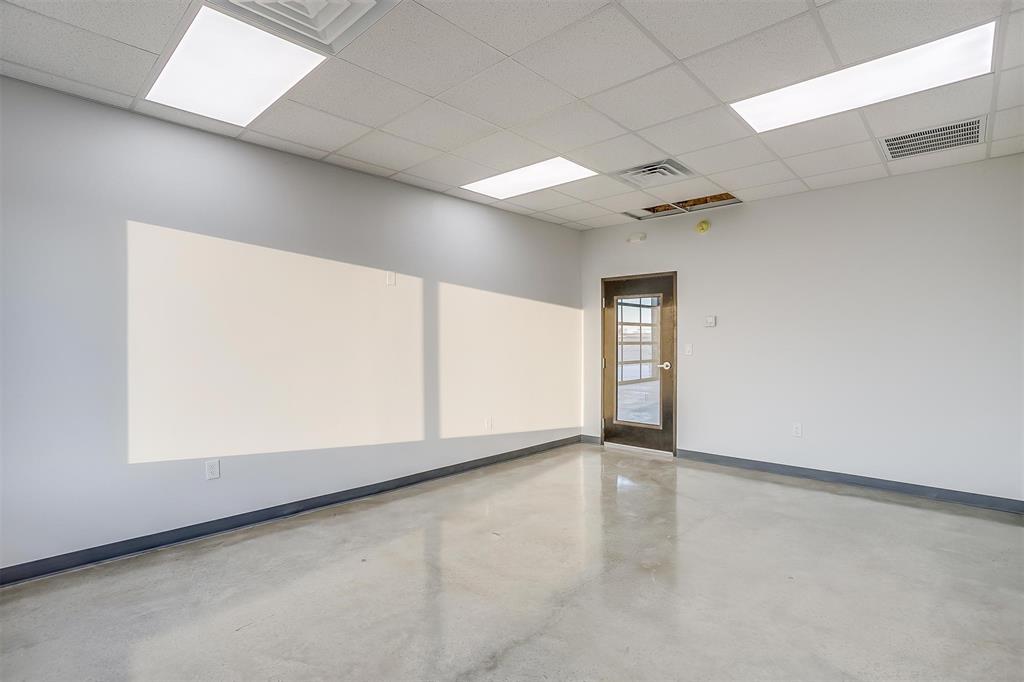 Mattlock - Commercial Sale