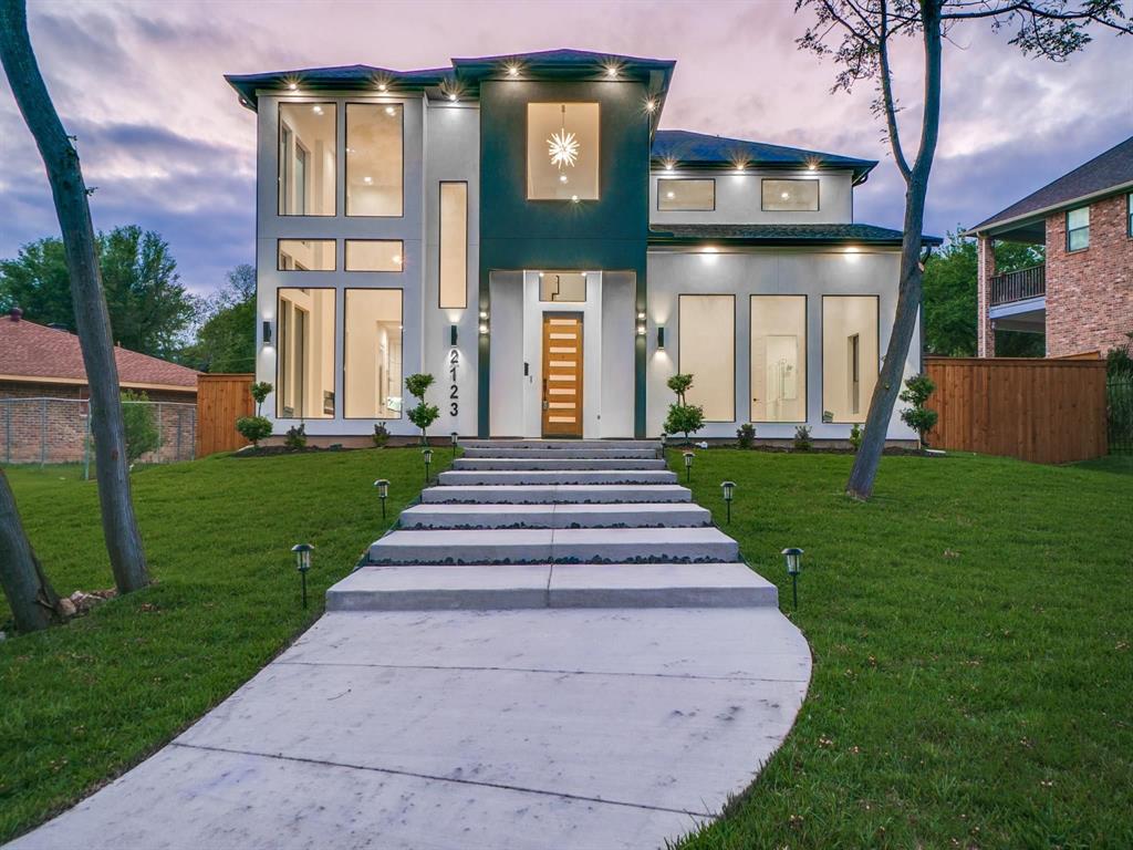 Photo of 2123 Southerland Avenue, Dallas, TX 75203 (MLS # 21283252)
