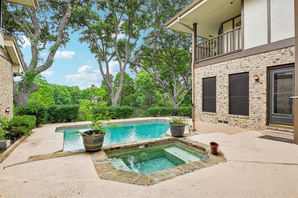 128 Sceptre Drive
