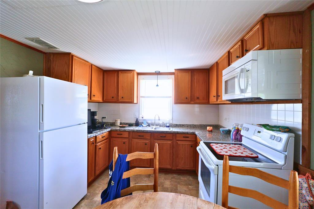 380 Vz County Road 4211 - Photo 3