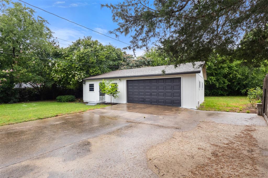 3241 Earle Drive