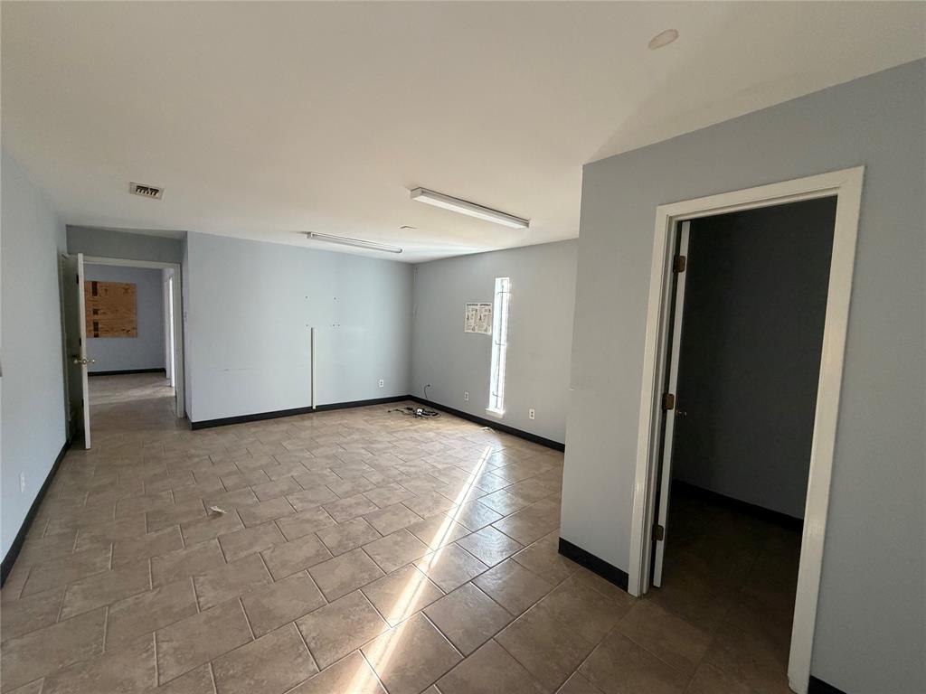 DALLAS LAND AND LOAN 3 - Commercial Sale