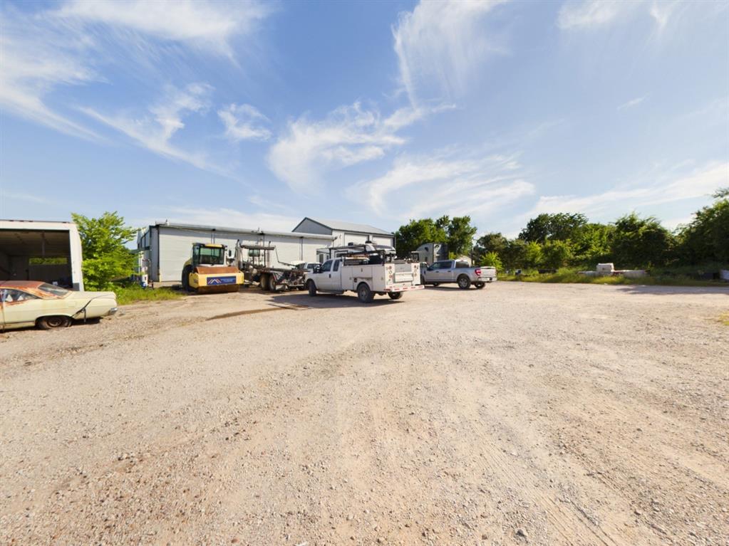 5900 Retta Mansfield Road