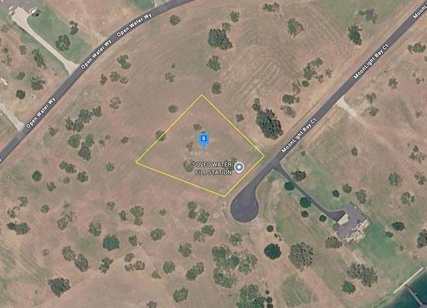 Priced to sell! Build your lake retreat on this beautiful 1-acre cul-de-sac lot in Southpoint, a peaceful gated community on Richland Chambers Lake. Tucked away off a quiet county road, this property offers privacy and a serene setting while remaining convenient to everyday essentials. Public water is available, and septic will be required, giving you the flexibility to design your ideal home. Southpoint residents enjoy outstanding amenities, including a community pool, outdoor pavilion, fishing pier, and boat ramp—making it easy to embrace lake life year-round. Whether you’re planning a full-time residence or a weekend getaway, this spacious homesite offers the perfect blend of comfort, recreation, and relaxation.