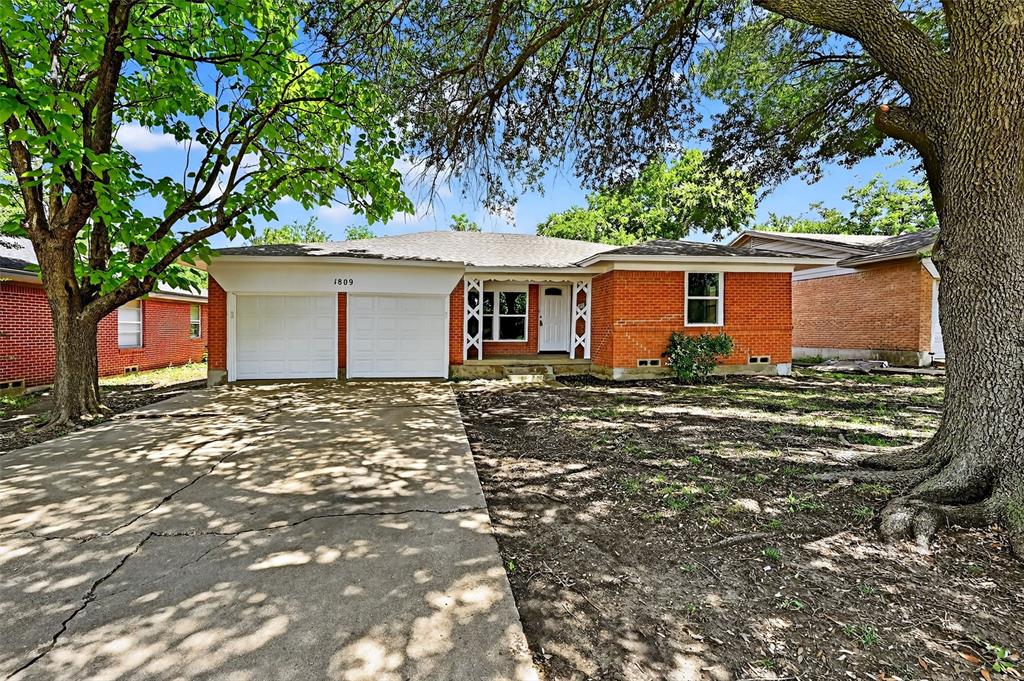 1809 W Birge