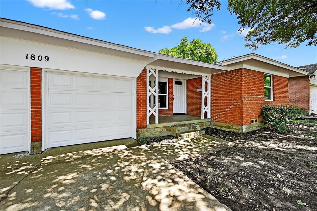 1809 W Birge