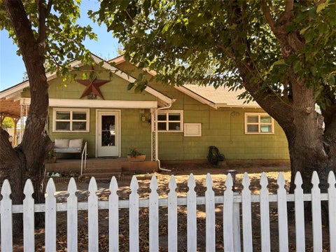 Photo of 910 Plainview Road, Seymour, TX 76380 (MLS # 21388552)