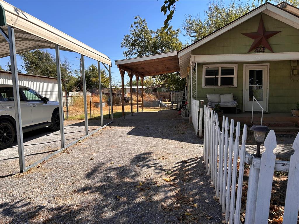 910 Plainview Road