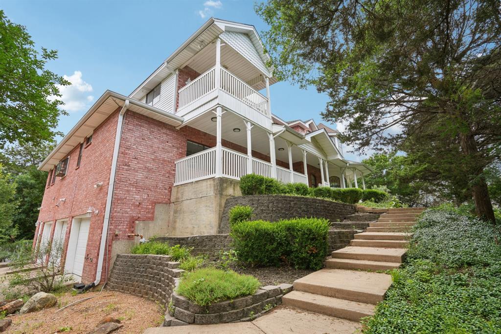 2224 Bluff Court