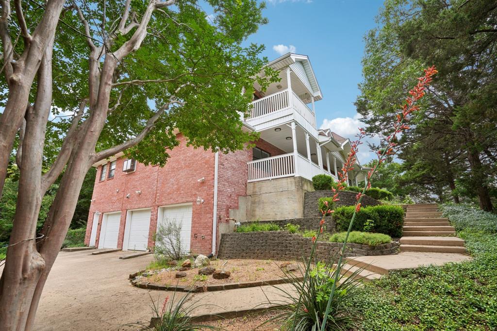 2224 Bluff Court