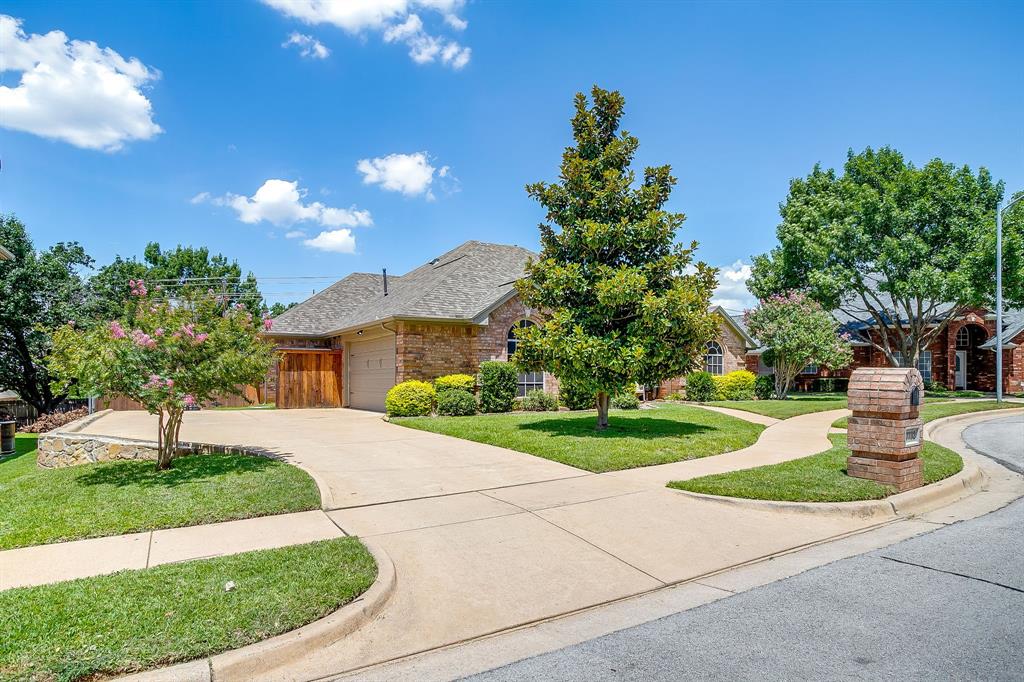 7732 Bridlewood Court
