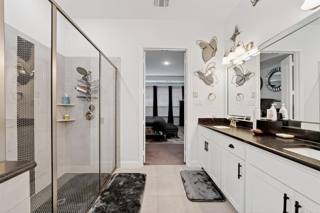 Valencia on the lake - Residential