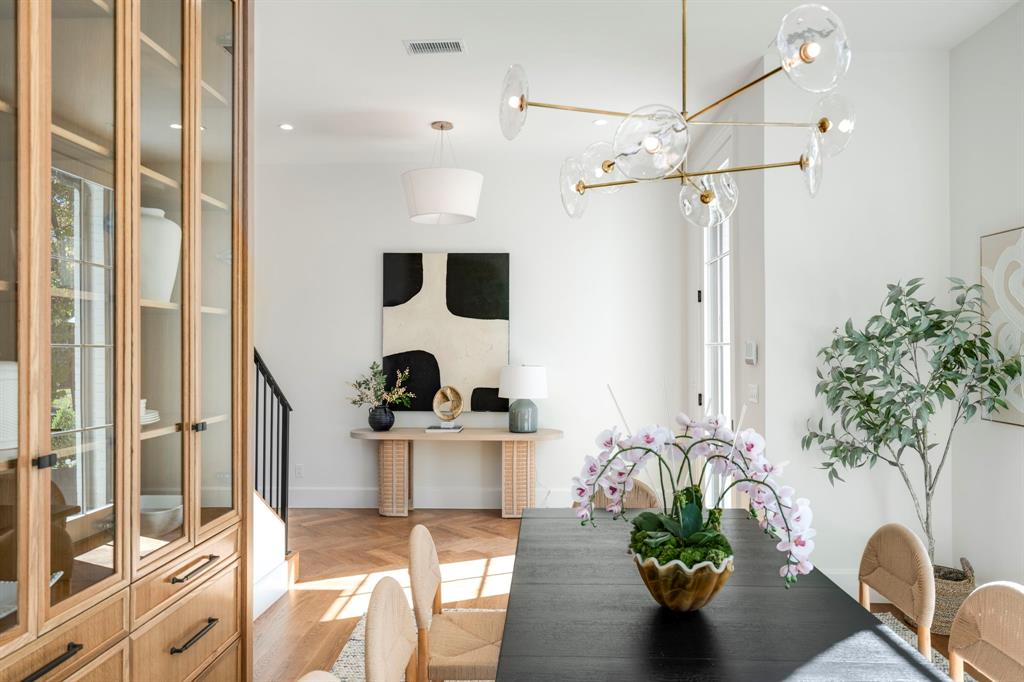 6903 La Vista Drive